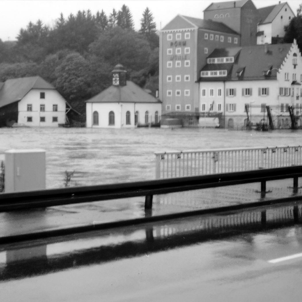 1978: Neckar - Hochwasser. Blick auf E-Werk, Getreide-und Ölmühle (Quelle: Manfred Knecht)