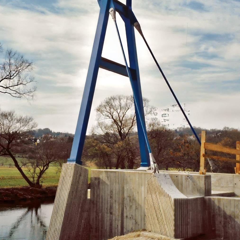 2002: Bau der Fahrradbrücke über den Neckar 2002 (Quelle: Wolfgang Bayer)