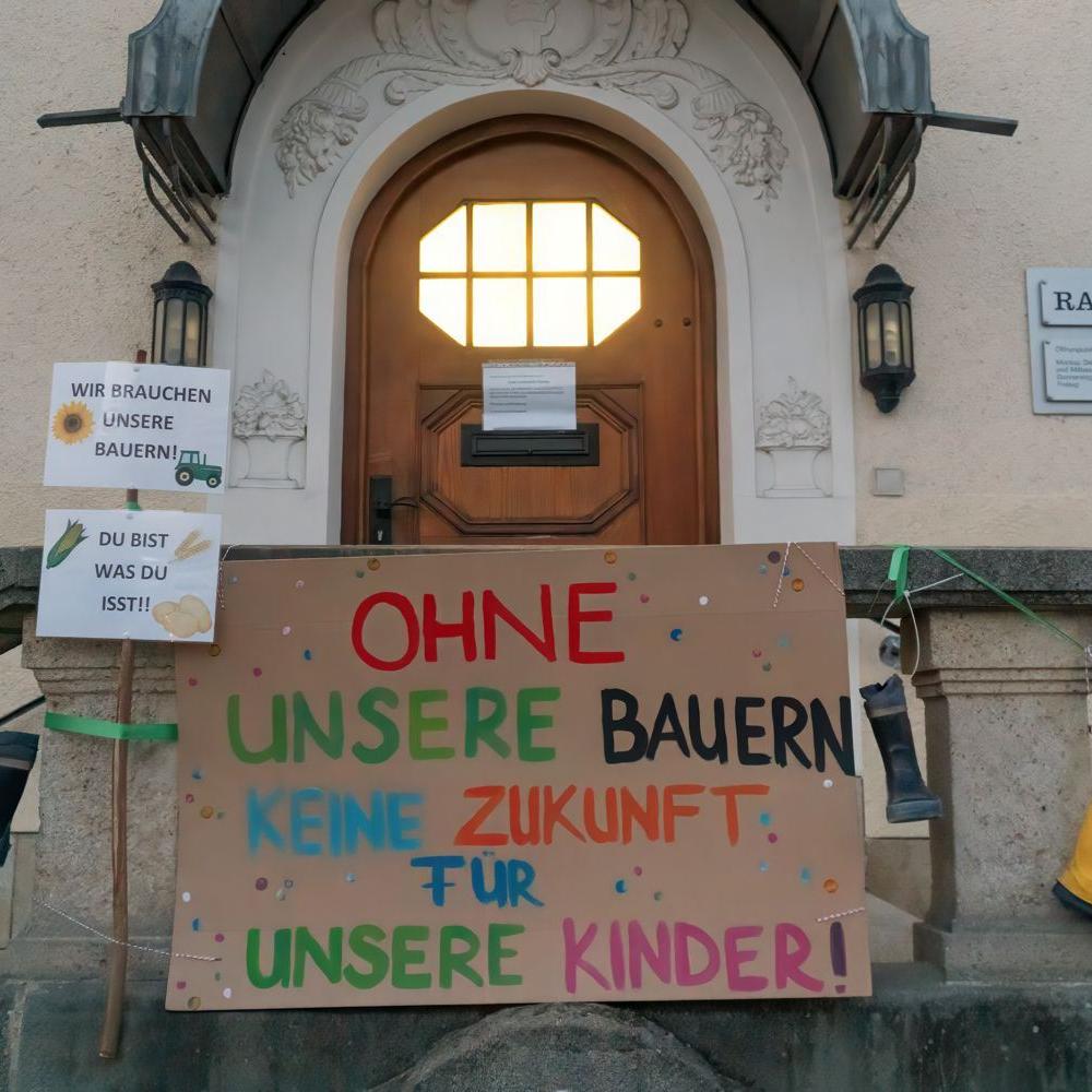 2024: Protestaktion der Landwirte am Rathaus Mittelstadt (Quelle: Sarah Felden)