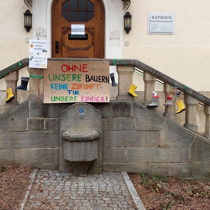 2024: Protestaktion der Landwirte am Rathaus Mittelstadt (Quelle: Daniel Kern)