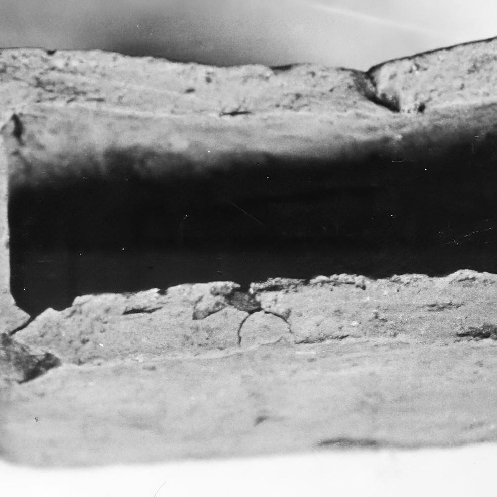 1962: Hypocautumziegel, Ziegel zwischen den Zimmerwänden zur Luftzirkulation von der Ausgrabung des römischen Gutshofs im Lachenhau (heute Kreuzung Keltenstraße und Hallstattstraße) (Quelle: Walter Brants)