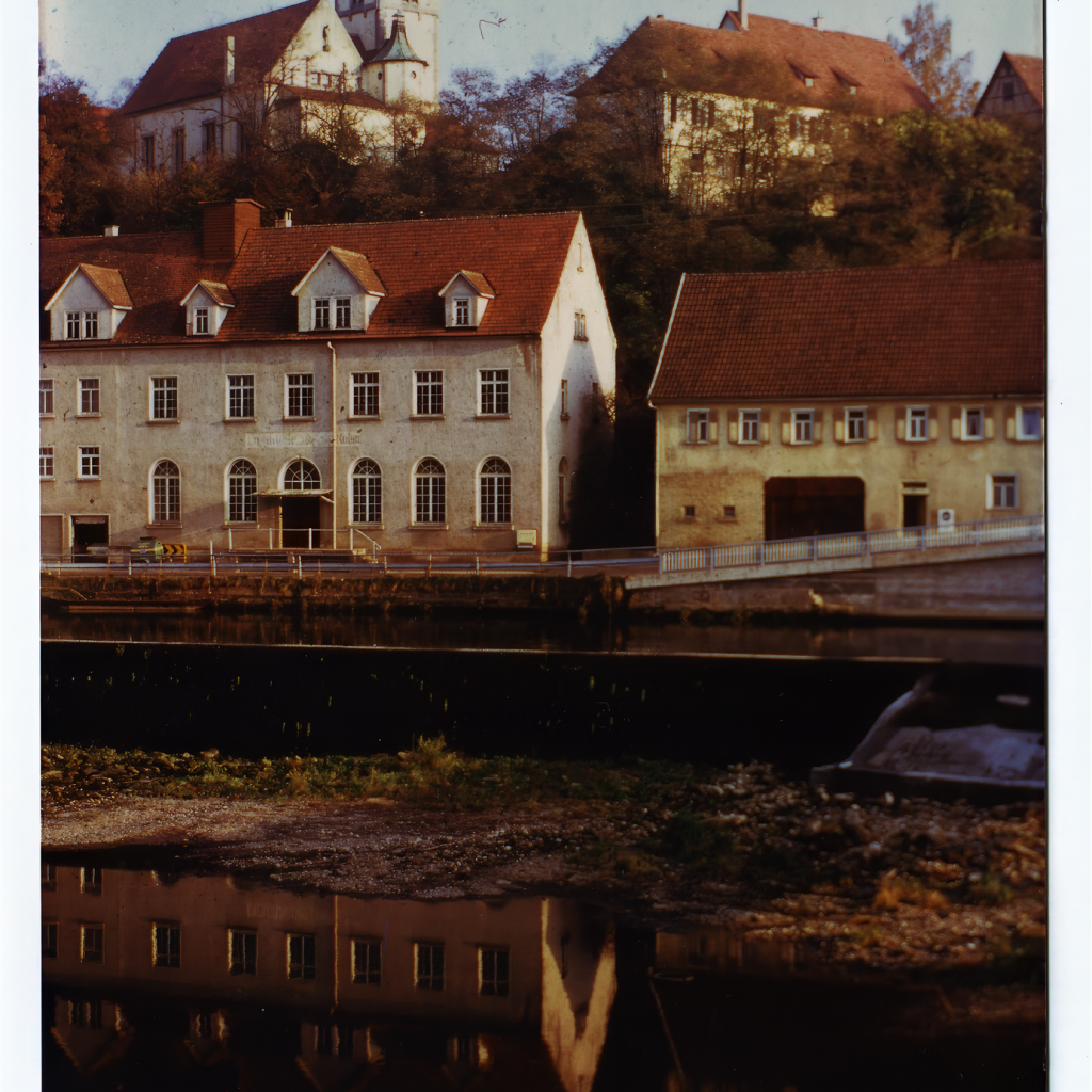 1965:  links die Ölmühle Röhm und das Gasthaus " Schwanen". Später war es die Klostermühle (Quelle: NN)