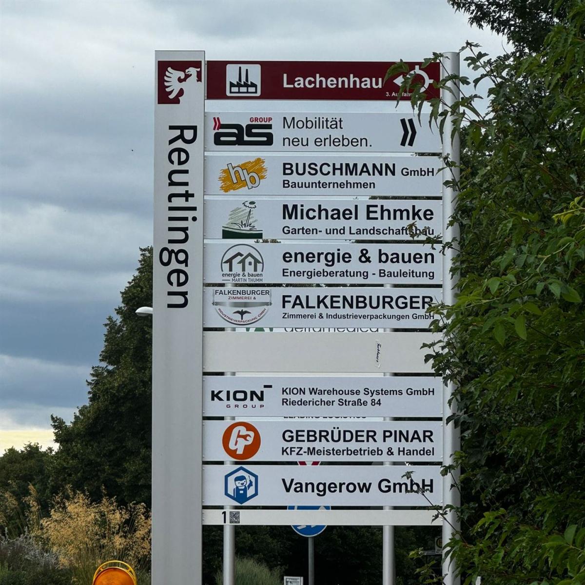 2024: neue Hinweisschilder für die Industriegebiete in Mittelstadt - leider ohne Hinweis auf Mittelstadt (Quelle: Axel Reißner)